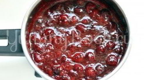 тарт с вишней и меренгой