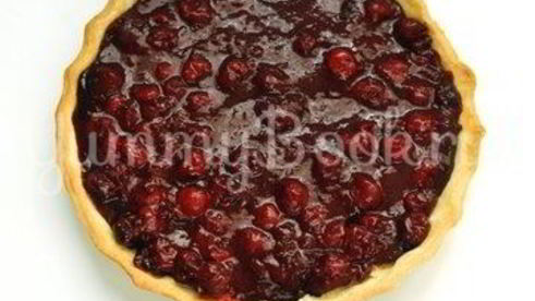 тарт с вишней и меренгой