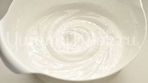 тарт с вишней и меренгой