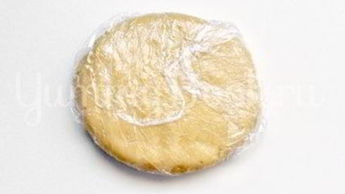 тарт с вишней и меренгой