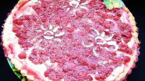 тарт с заварным кремом и малиновым желе