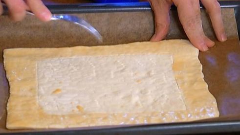 тарт со спаржей, ветчиной и пармезаном