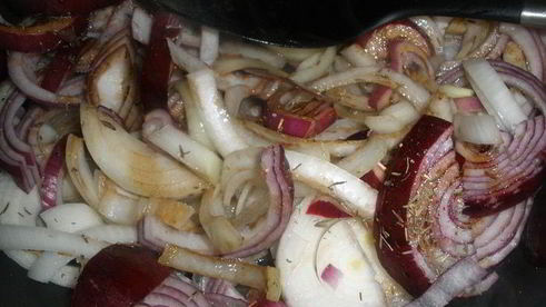 тарт-татен с луковым ассорти