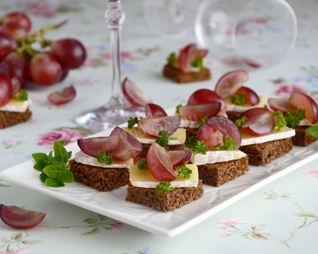 Тартинки с виноградом