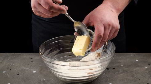 творожный тарт с малиной