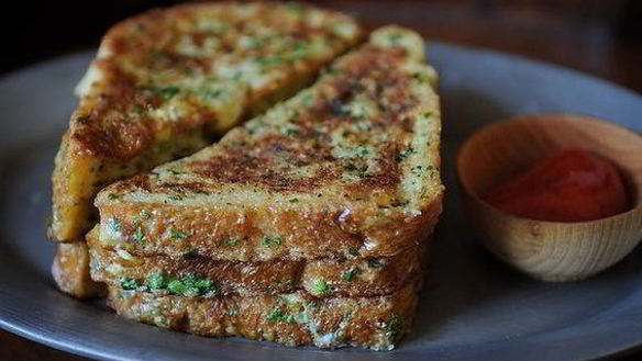 Рецепт Тостов с зеленым луком и кинзой