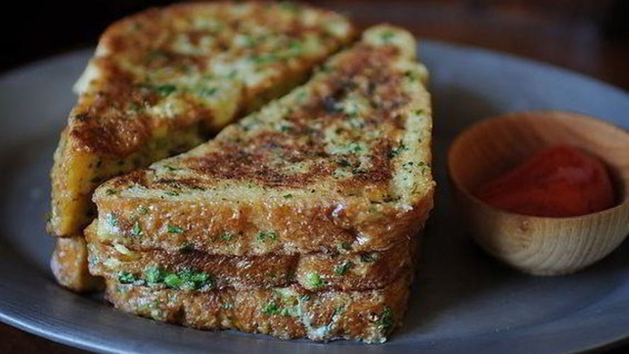 Рецепт тостов с зеленым луком и кинзой