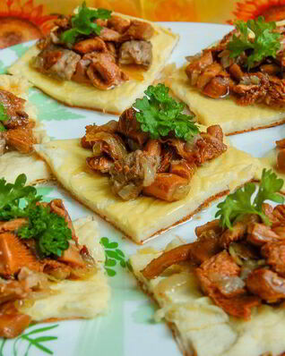 Яичная закуска с грибами