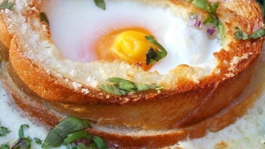 Рецепт яичницы в хлебе в духовке