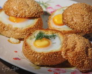 Яйца с семгой, запеченные в корзинках