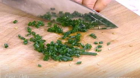 яйца с семгой, запеченные в корзинках