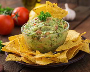 Закуска из авокадо и крабовых палочек