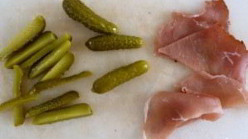 закуска с маринованными огурцами