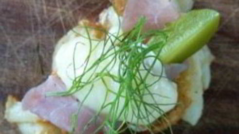 закуска с маринованными огурцами