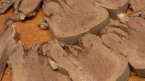 слоеное заливное из языка петушок