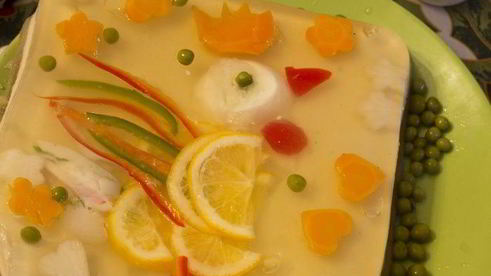 слоеное заливное из языка петушок