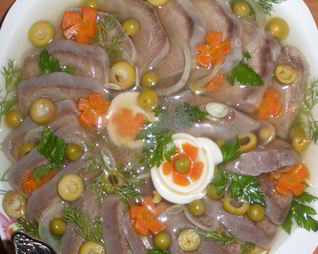 Заливное из свиного языка