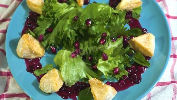 Рецепт Жареного камамбера с гранатовым соусом