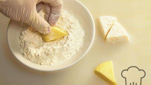 жареный сулугуни с помидорами