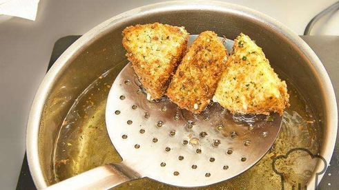 жареный сулугуни с помидорами