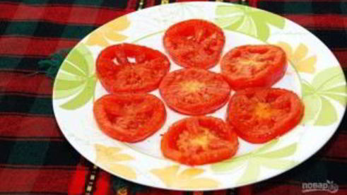 жареные яйца с помидорами