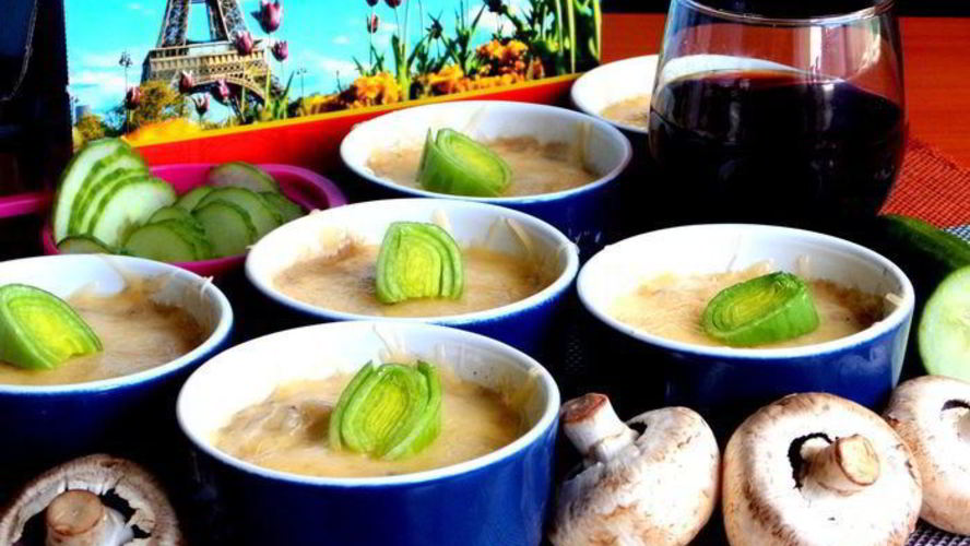 Рецепт сливочного жульена с ветчиной и грибами