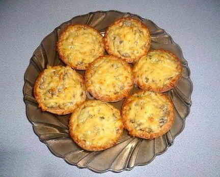 Тарталетки с жульеном в сыре с шампиньонами