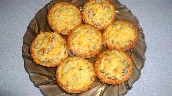 Рецепт Тарталеток с жульеном в сыре с шампиньонами
