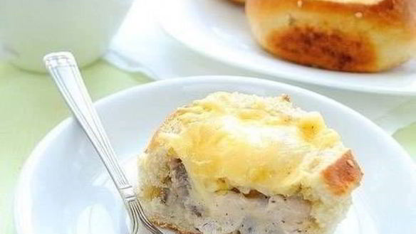 Рецепт Жульена с курицей в булочке