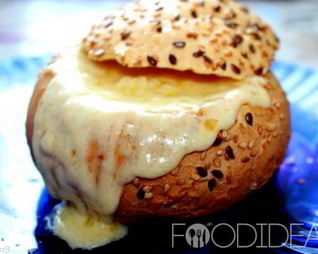 Жульен в булочке