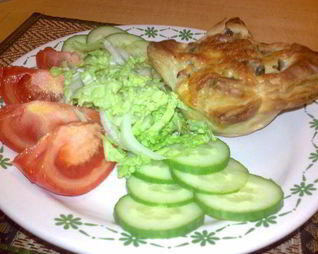 Жульен в слоеной корзиночке